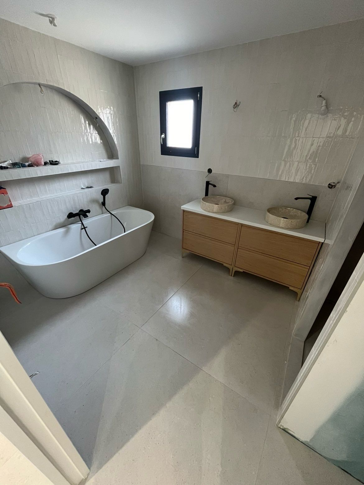 salle de bain avec arche et baignoire 69 Rhône